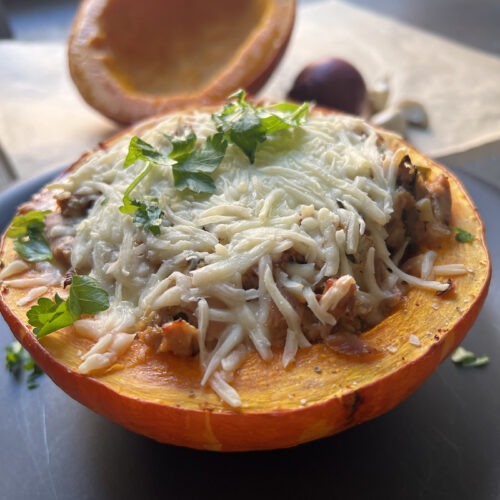 Gefüllter Hokkaido mit Lauch, Thunfisch und Feta